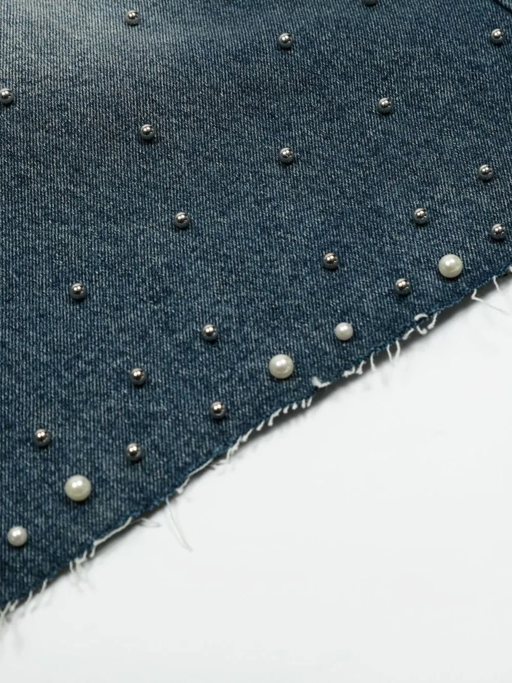 Men's Pearl Embellished Wide Leg Denim Shorts, image 4