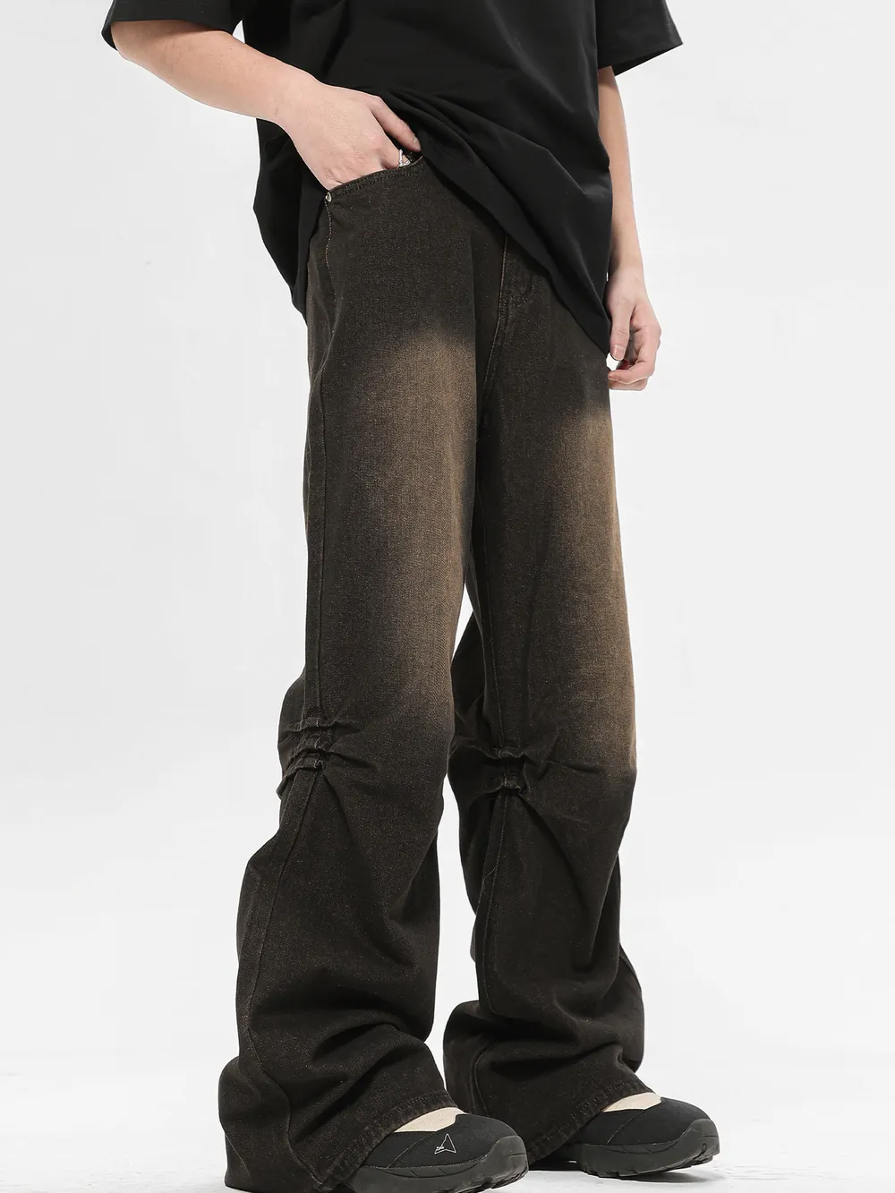 Men's Relaxed Fit Vintage Wash Flare Jeans, image 2