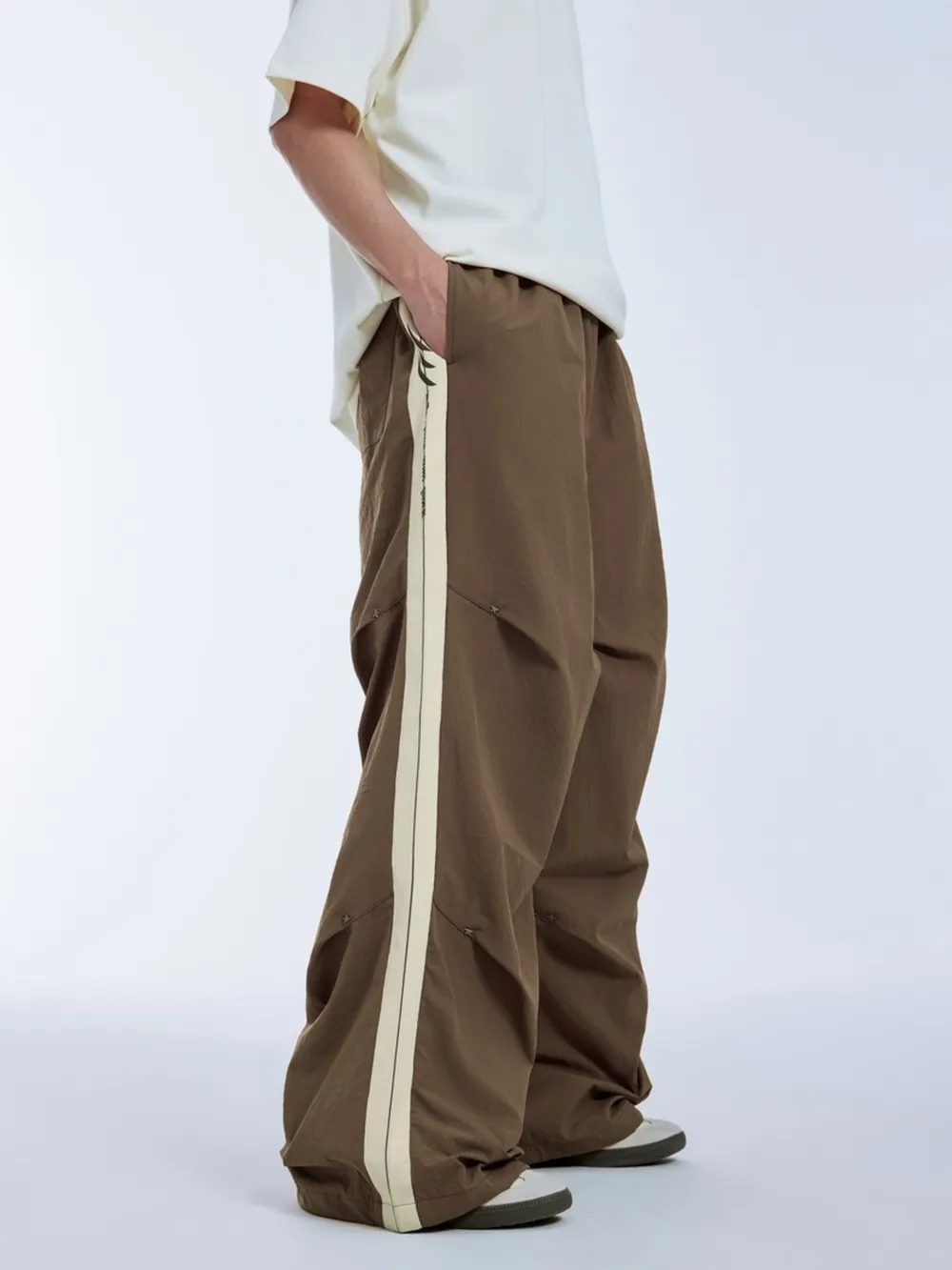 Men's Side Stripe Relaxed Fit Pants, image 2