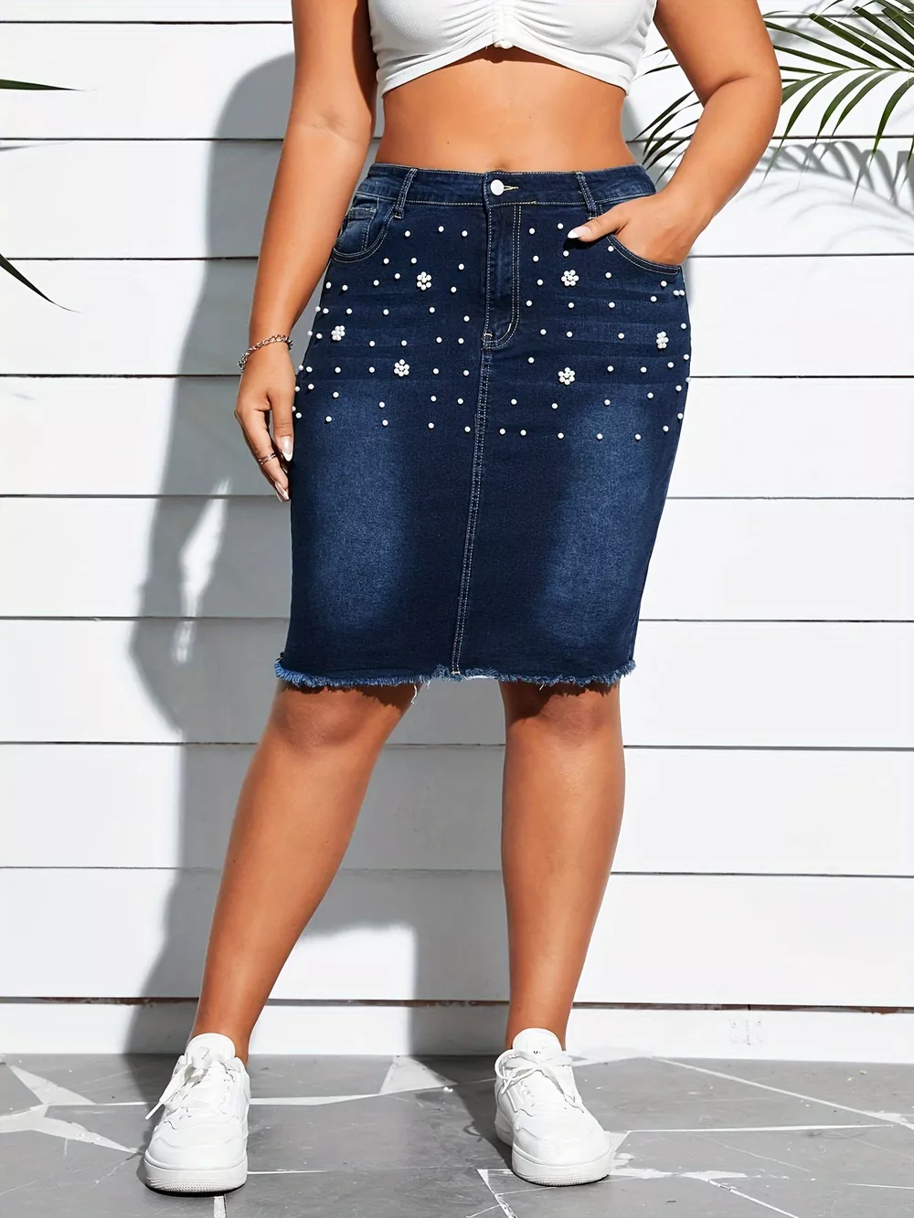 Plus Size Pearl Embellished Frayed Hem Denim Skirt