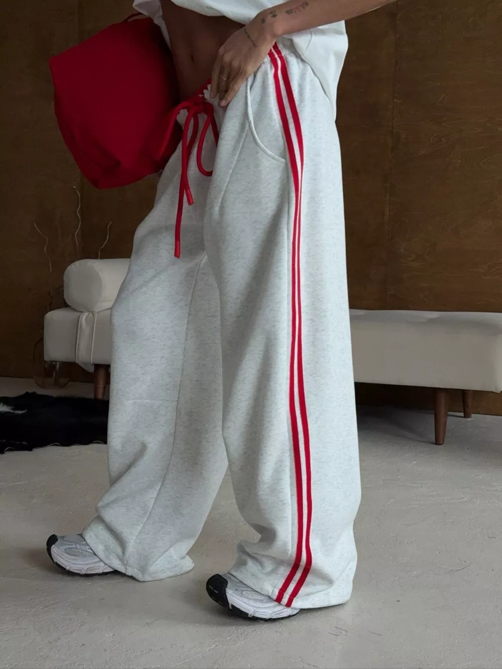 Side Stripes High-Waisted Wide-Leg Sweatpants, image 22