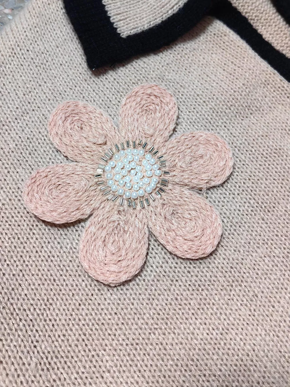 Flower Contrast Trim Dropped Shoulder Sweater, image 11