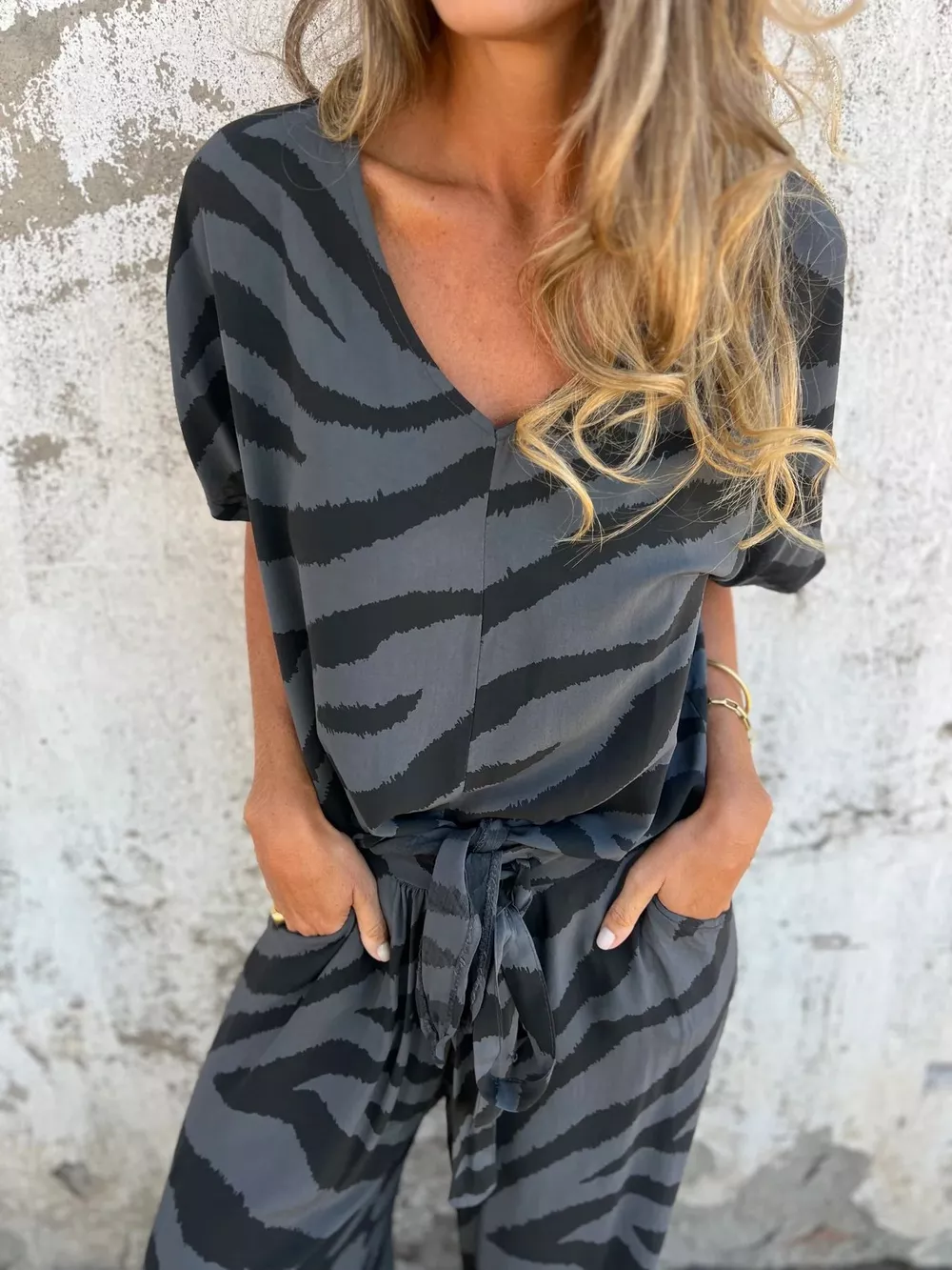Zebra Print V-Neck Top and Pants Set, image 9