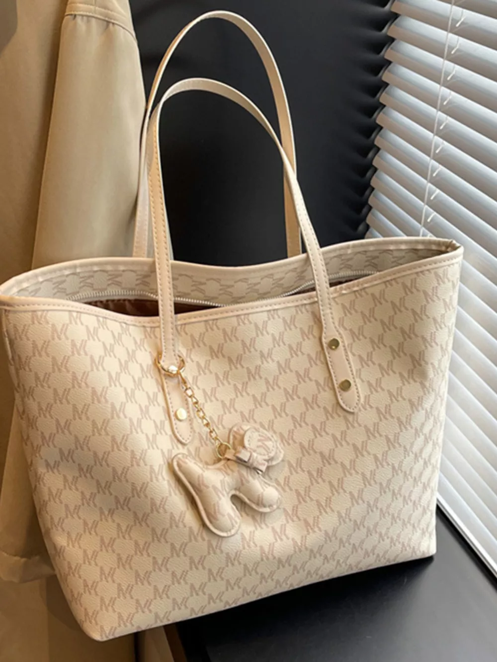 Patterned Large Capacity Tote Shoulder Bag, image 4