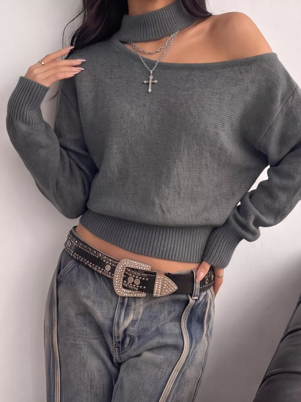 Cold-Shoulder Dropped Shoulder Sweater, image 4