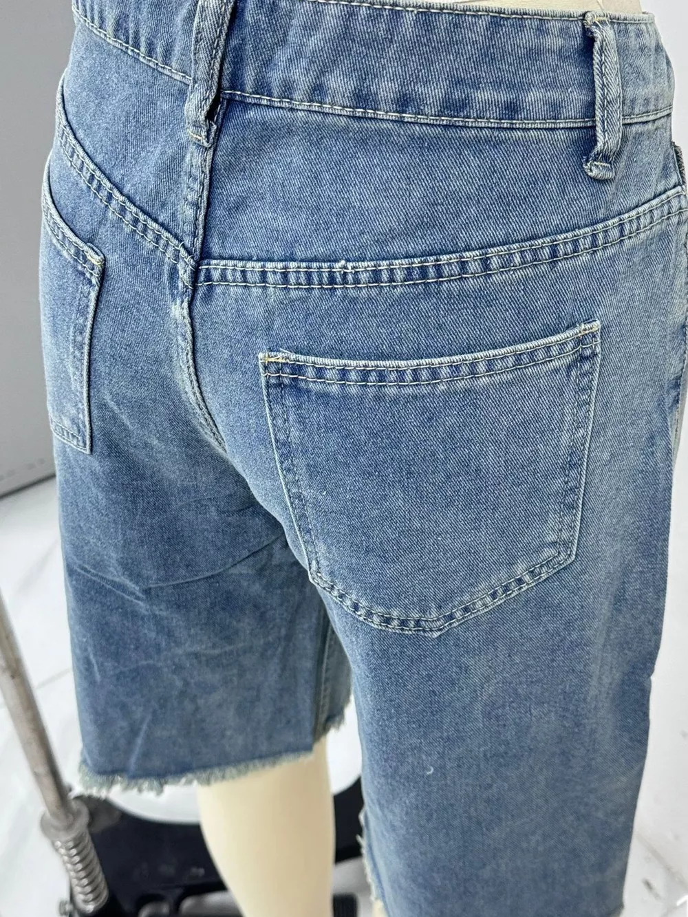 Frayed Hem Relaxed Fit Denim Shorts, image 5
