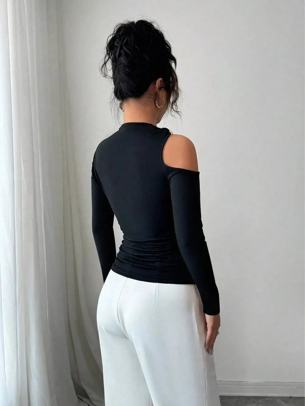 Cutout One-Shoulder Long Sleeve T-Shirt, image 4