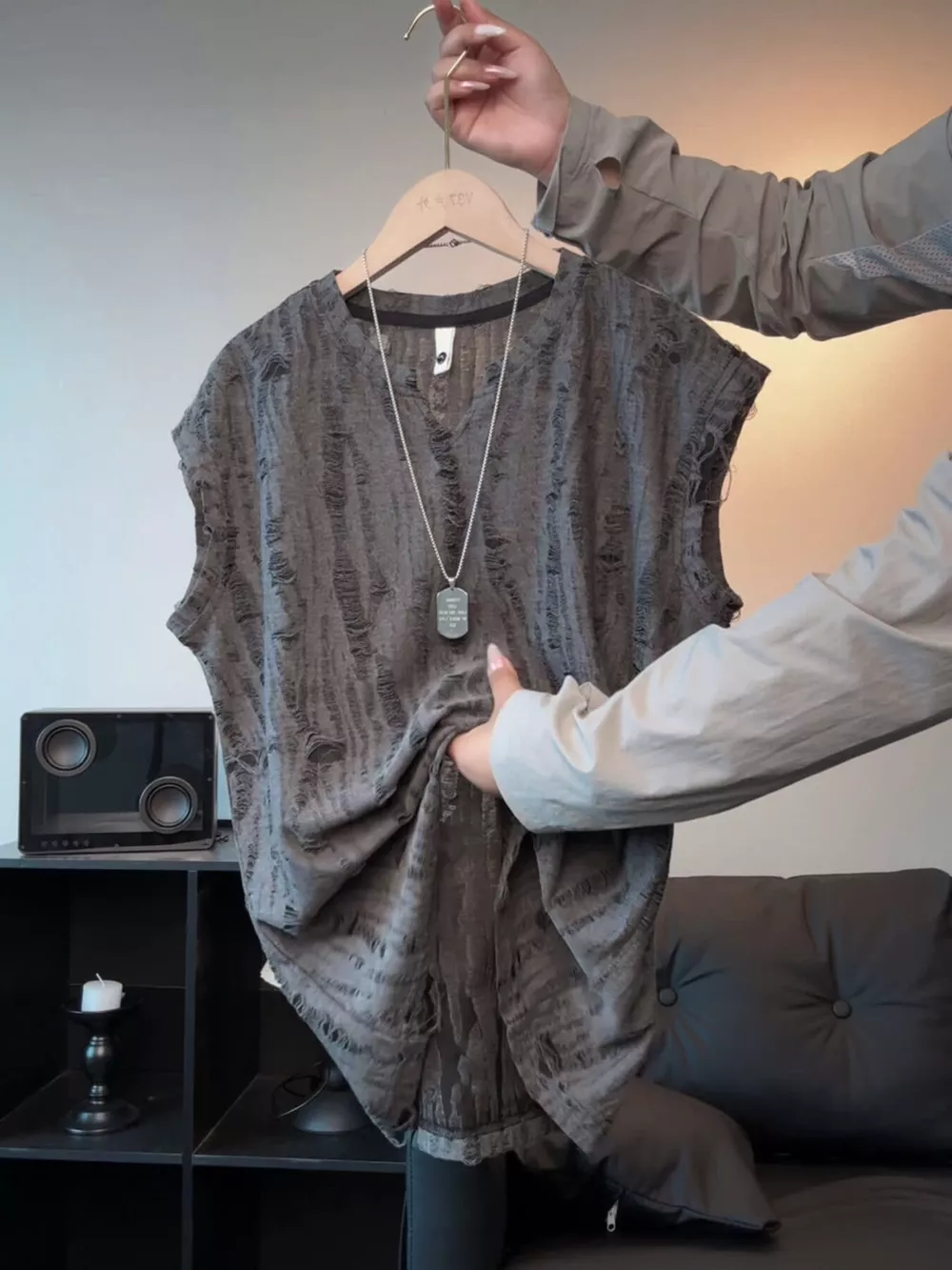 Men's Distressed Round Neck Top, image 2