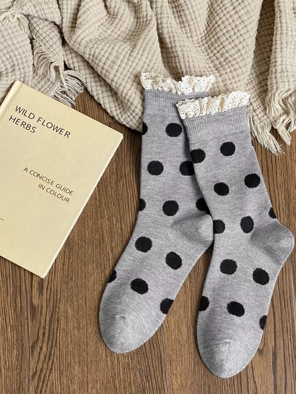 Vintage Polka Dot Ruffle Trim Mid-Calf Socks, image 9