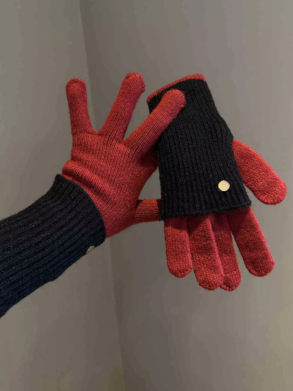 Two-Tone Knitted Gloves, image 6