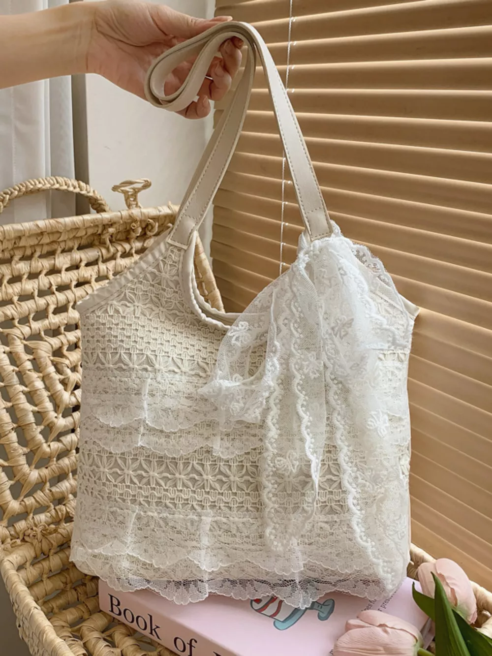 Lace Bowknot Woven Handbag, image 2
