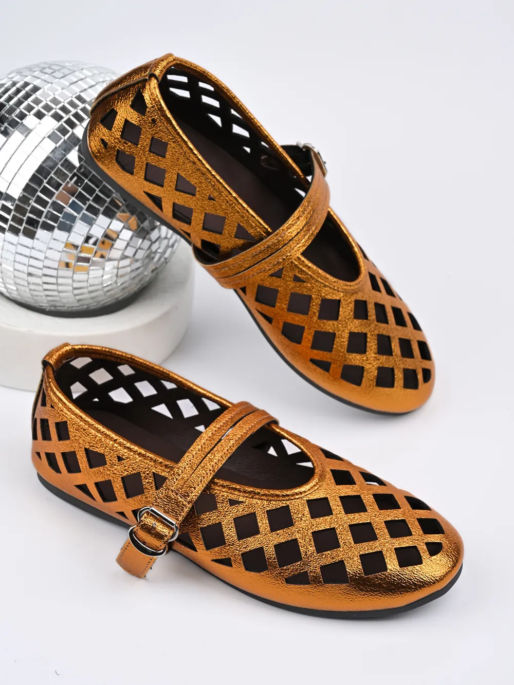 Cutout Round Toe Flats Sandals, image 4