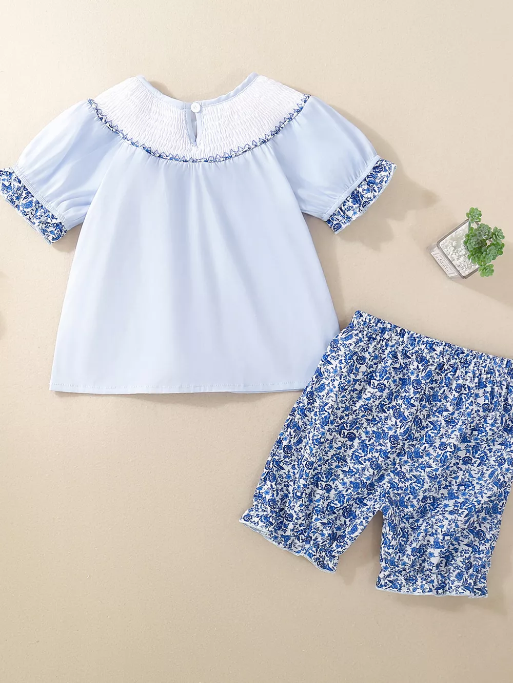 Children's Smocked Floral Blouse and Shorts Set, image 4