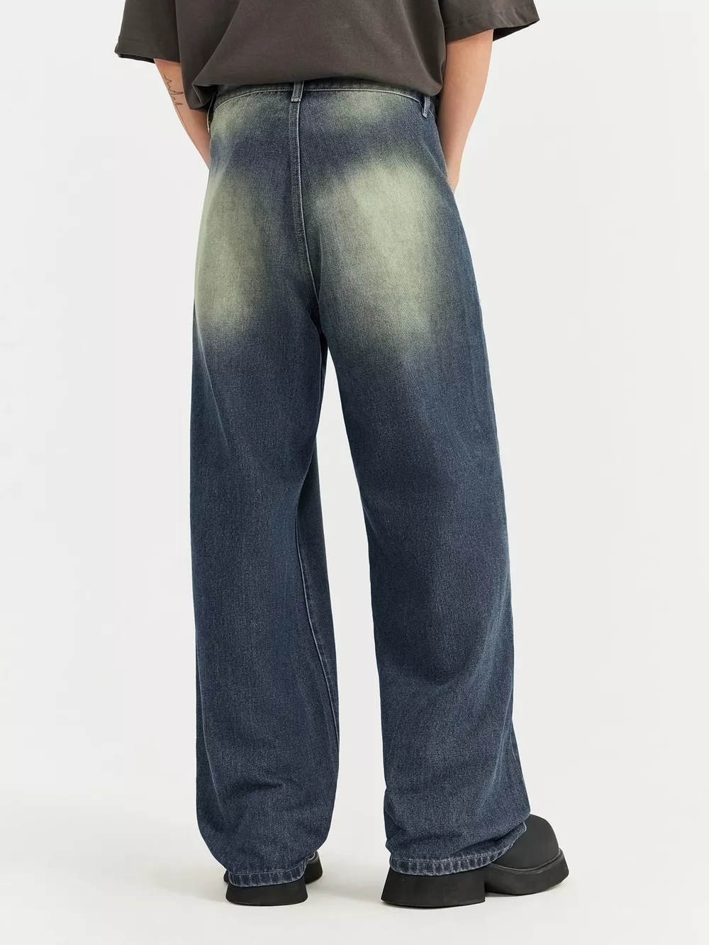 Men's Vintage Wash Wide Leg Jeans, image 3