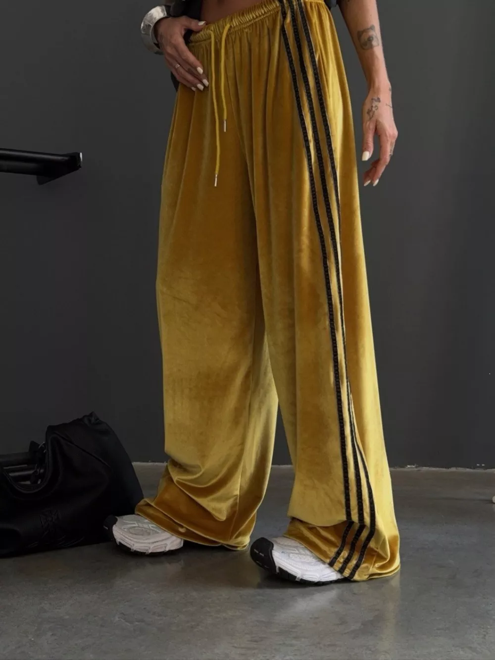 Contrast Side Stripes Wide-Leg Pants, image 18