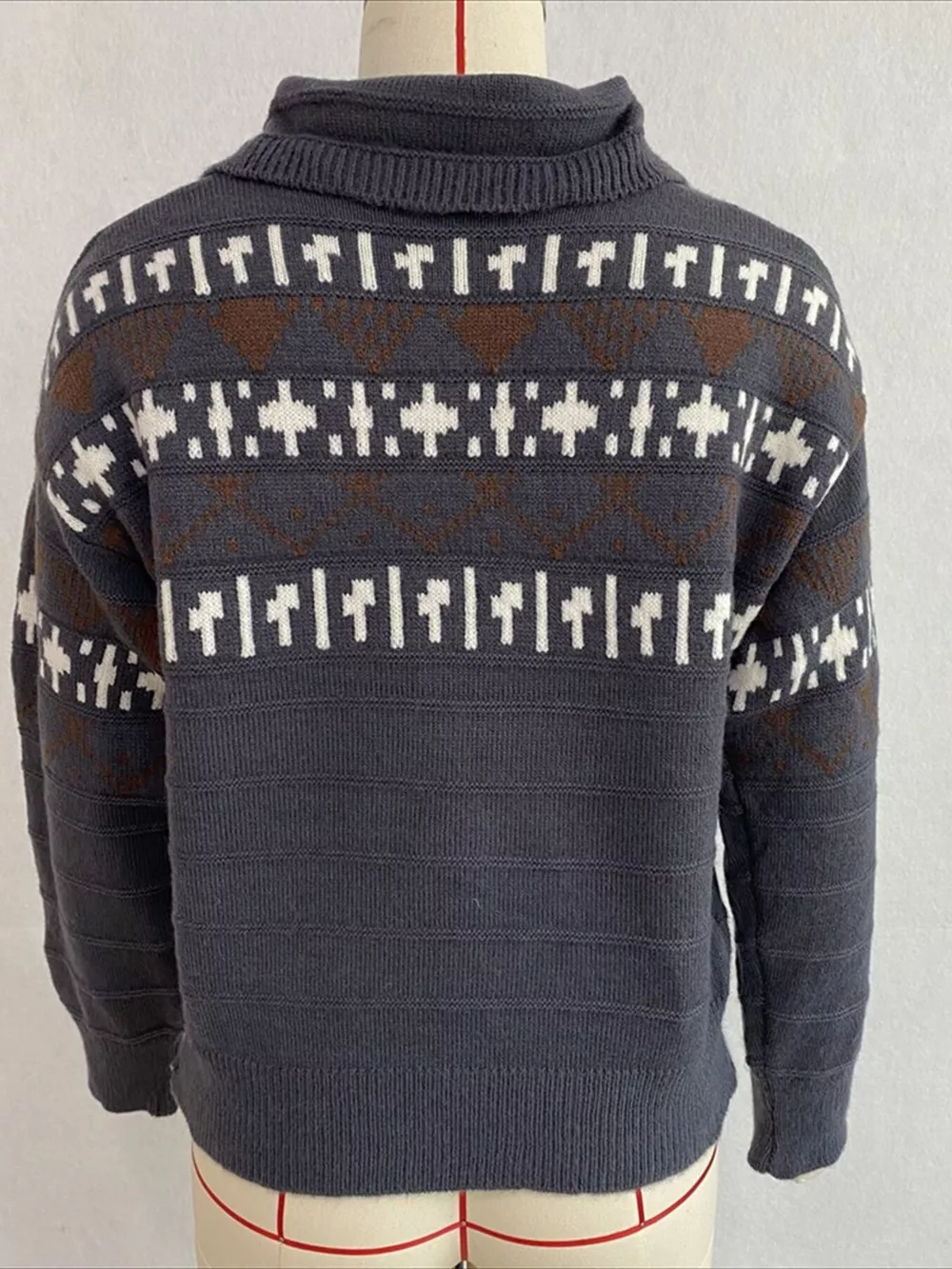 Vintage-Inspired Fair Isle Patterned Polo Sweater, image 14