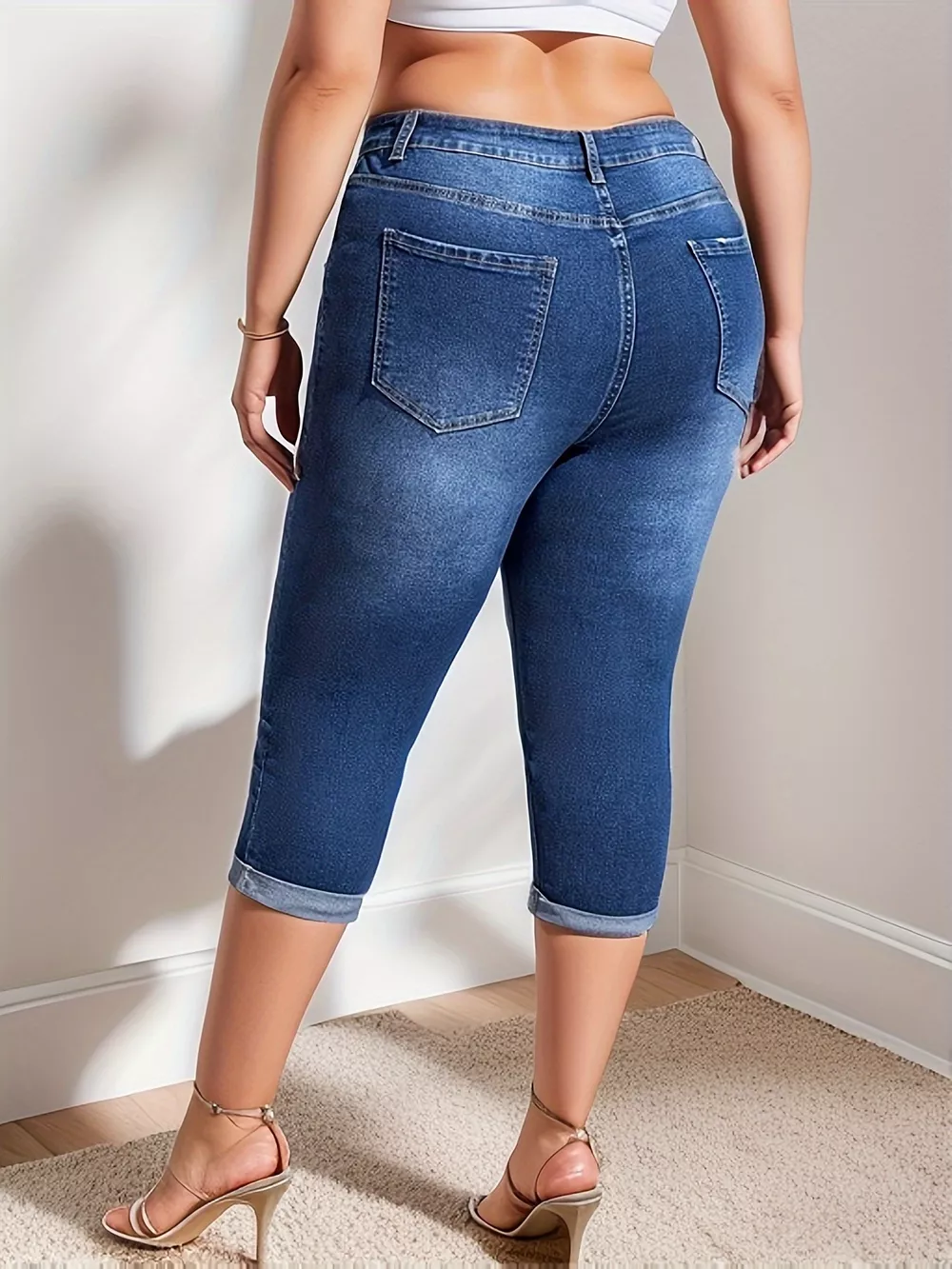 Plus Size Rolled Hem High Waist Denim Capri Jeans