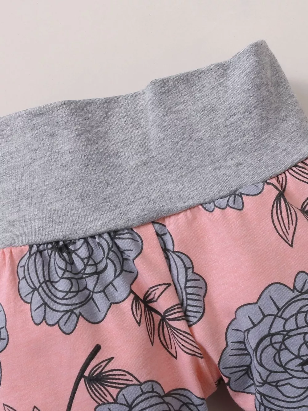 Children's Letter Graphic Bodysuit and Floral Pants Set with Headband and Hat, image 5