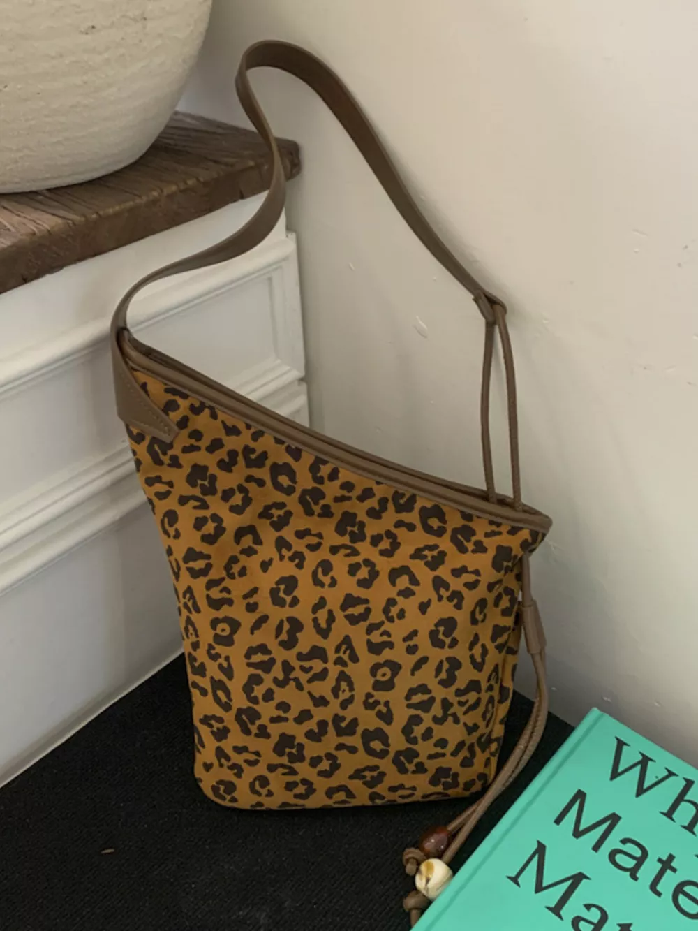 Asymmetrical Lightweight Crossbody Bag, image 5