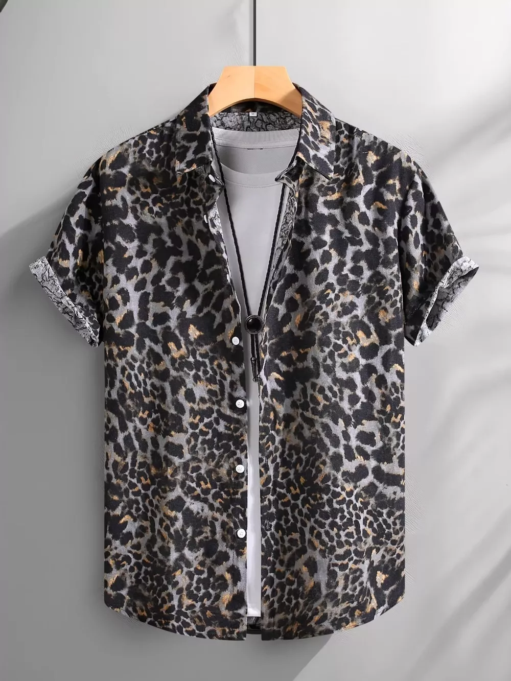 Men's Short Sleeve Leopard Print Casual Button-Down Shirt, image 2