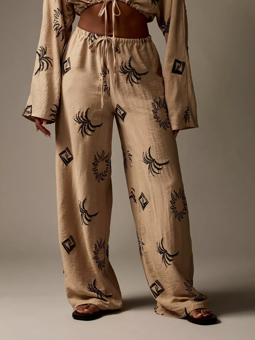 Printed Crop Top and Wide-Leg Pants Set, image 3
