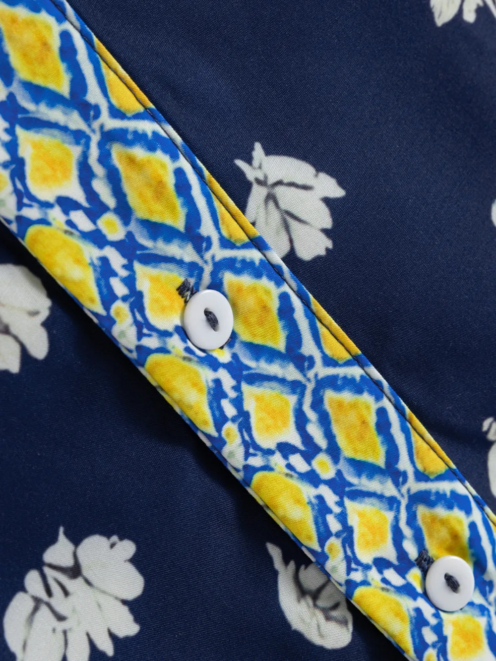 Floral Print Half Sleeve Contrast Trim Blouse, image 3