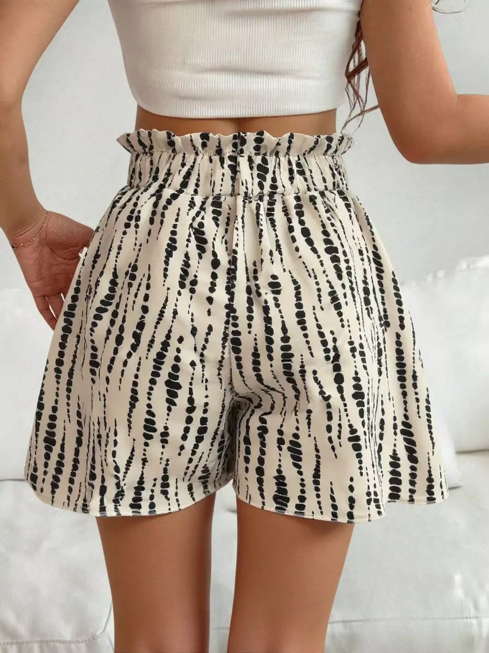 High-Waisted Leopard Print Shorts, image 4