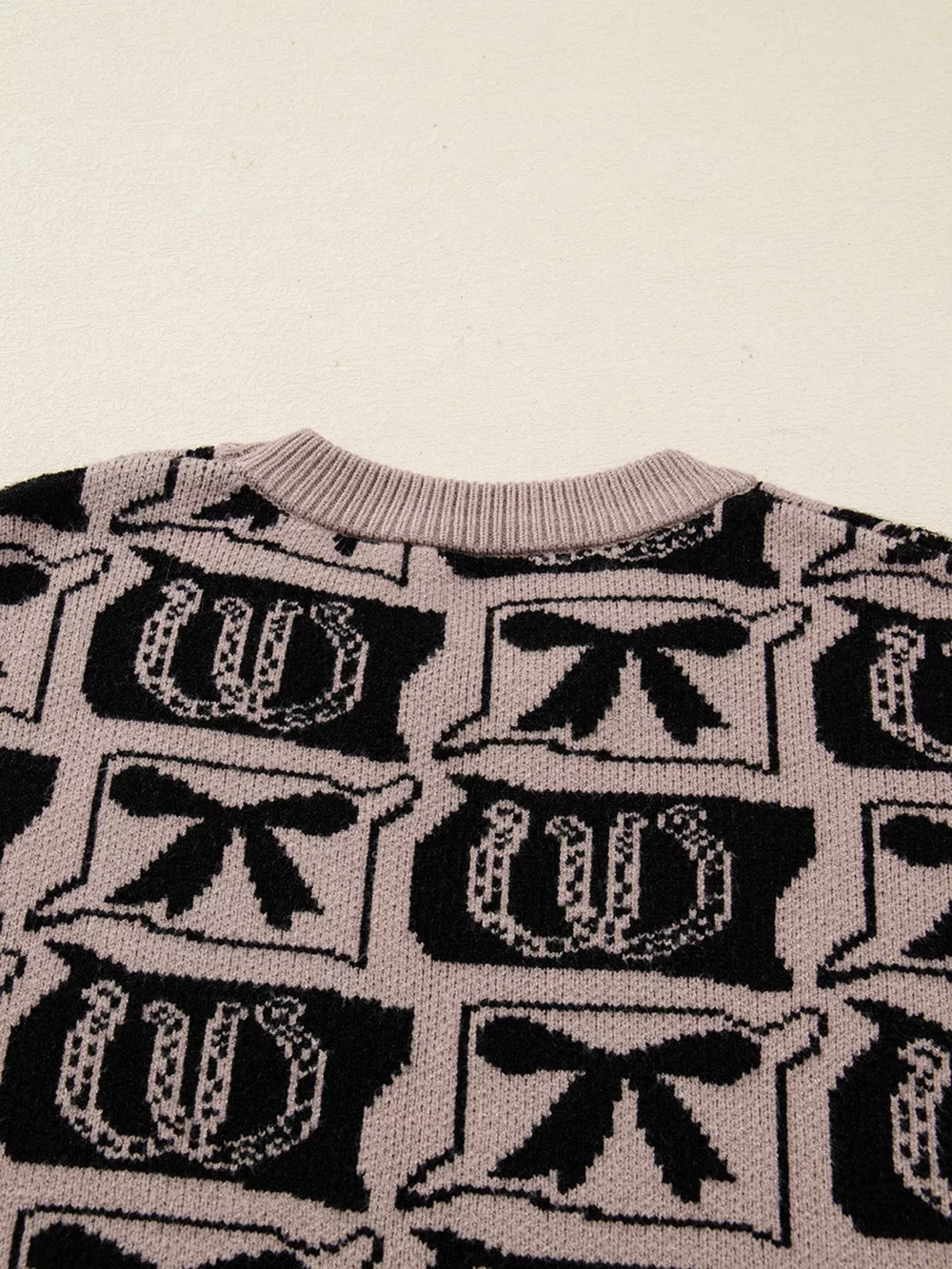 Bows & Horseshoes Pattern Round Neck Sweater, image 4