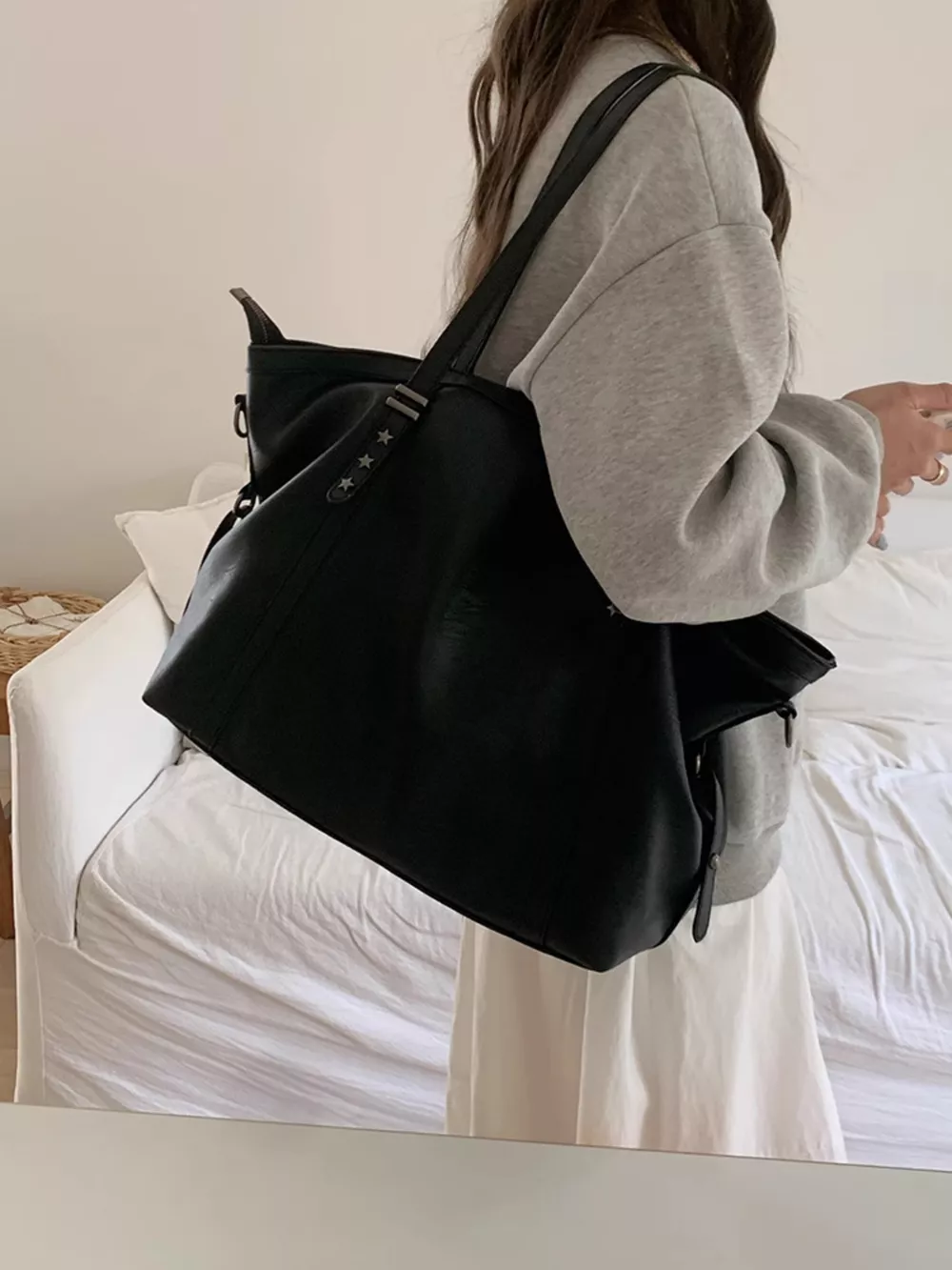 Star-Embellished Leather Shoulder Bag, image 7