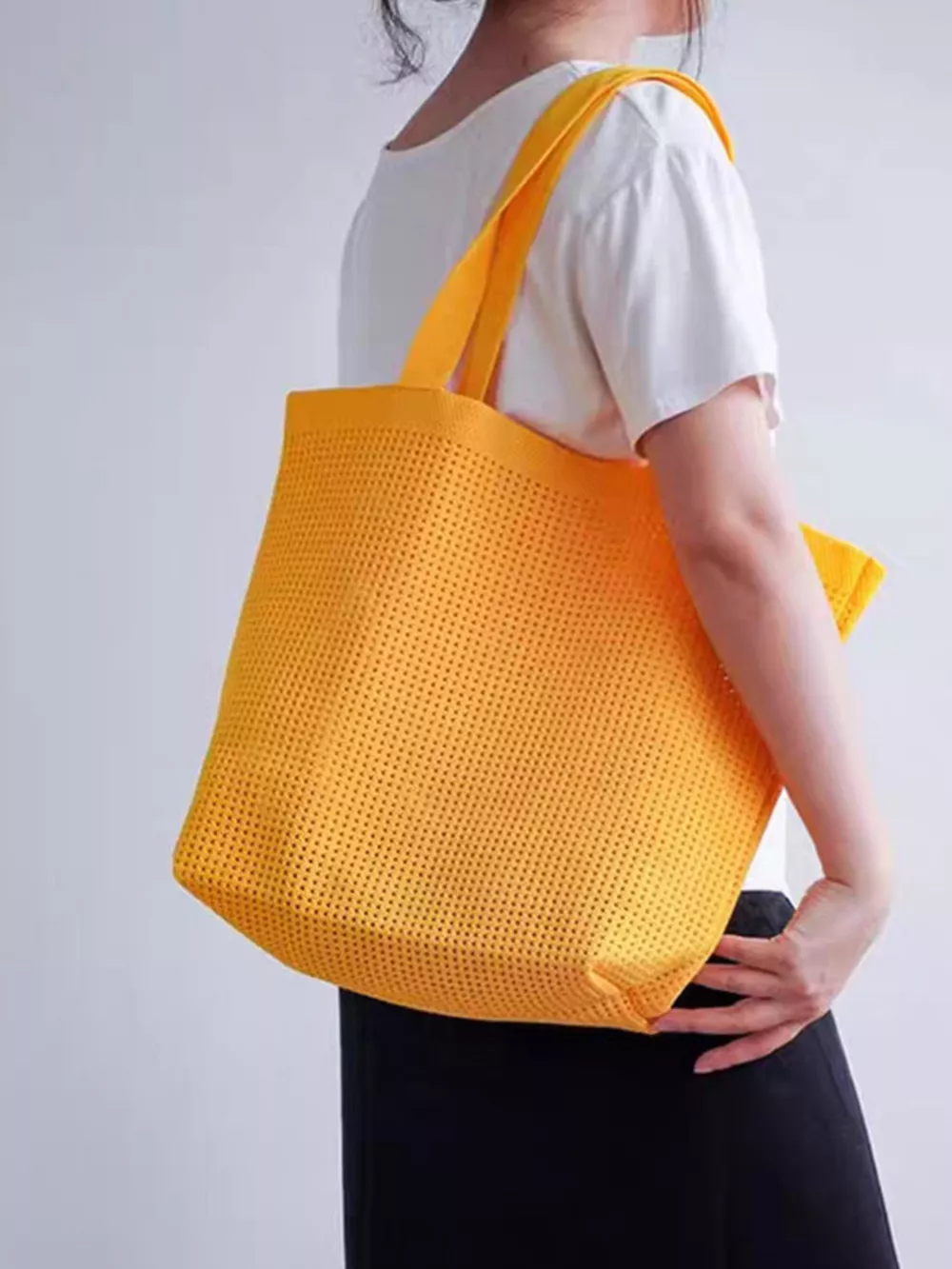 Lightweight Woven Shoulder Bag, image 3
