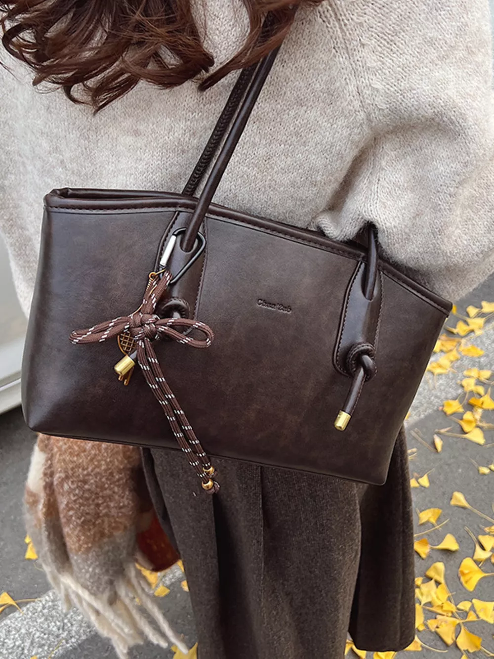 Vintage Style Leather Shoulder Bag, image 12