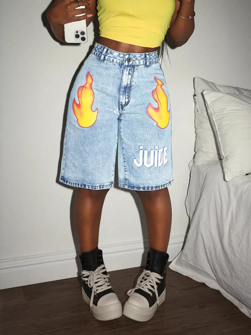 High-Waisted Denim Shorts, image 3