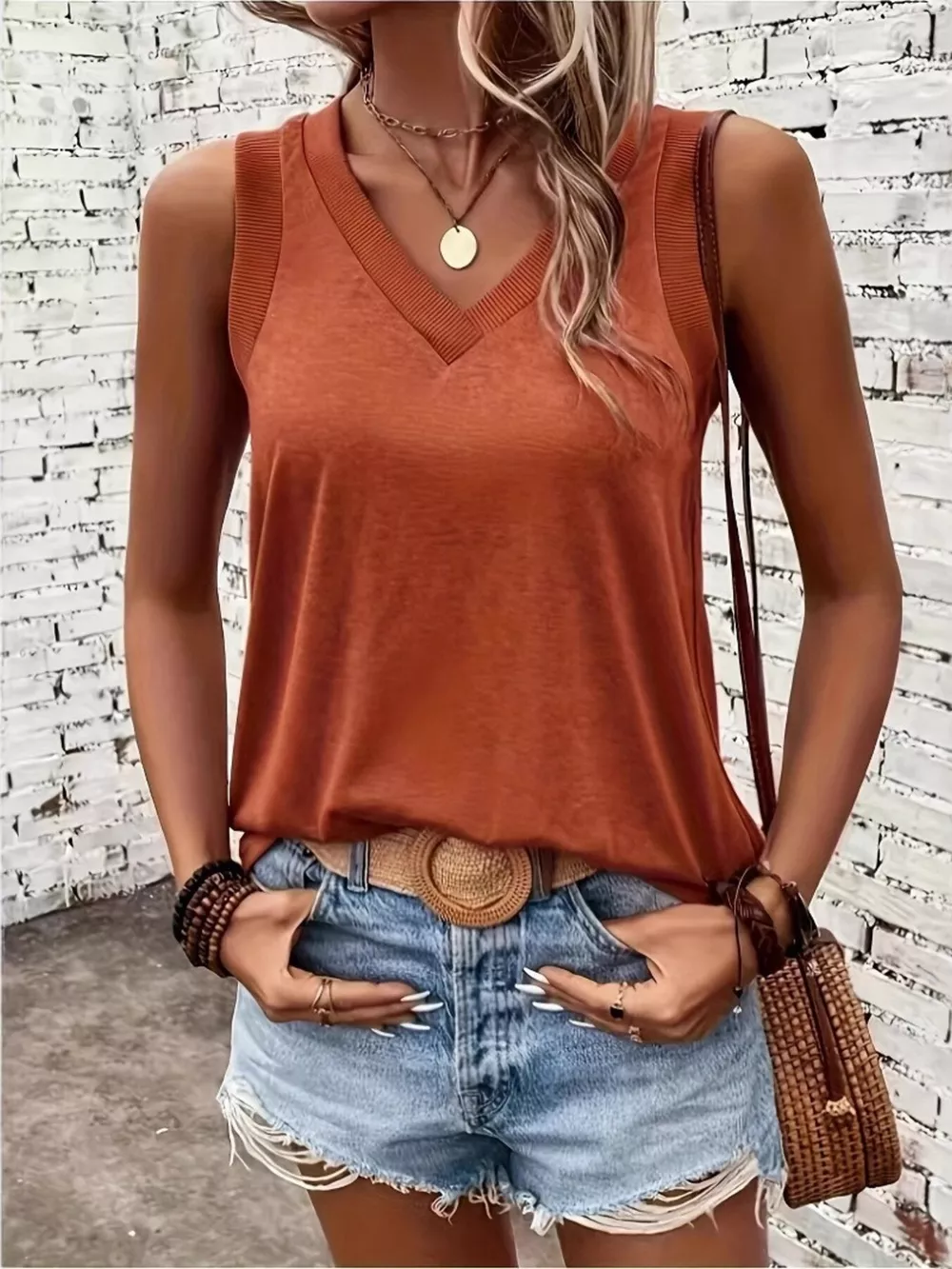 V-Neck Ribbed Trim Tank, image 3