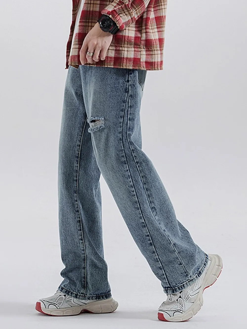 Men's Vintage Distressed Relaxed Fit Jeans, image 4