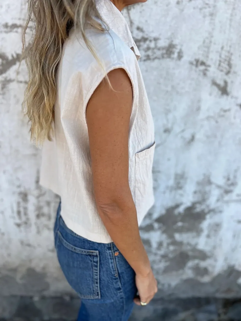 Full Size Textured Button-Front Sleeveless Shirt Plus Size, image 5