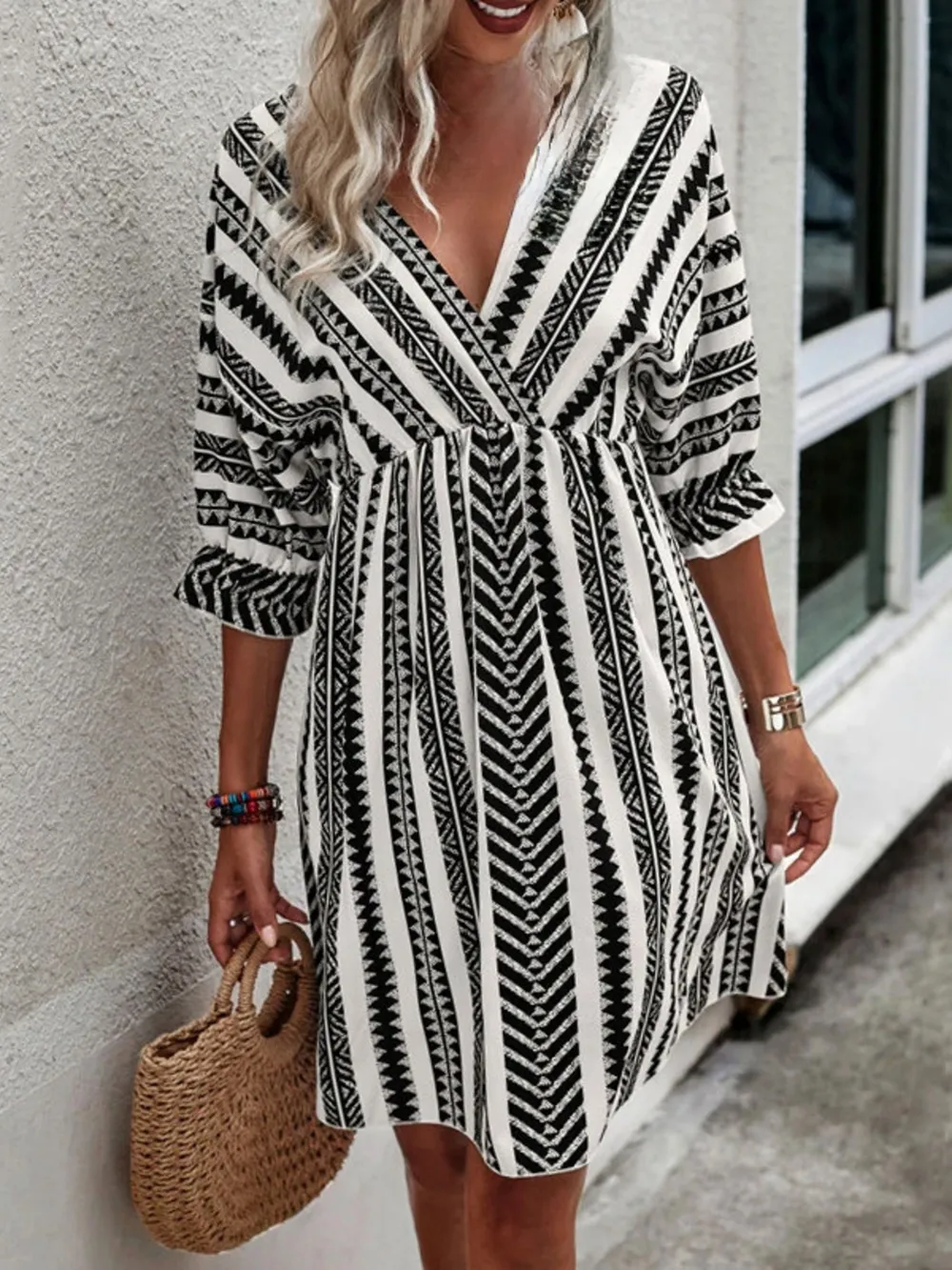 Geometric Print V-Neck Mini Dress, image 4