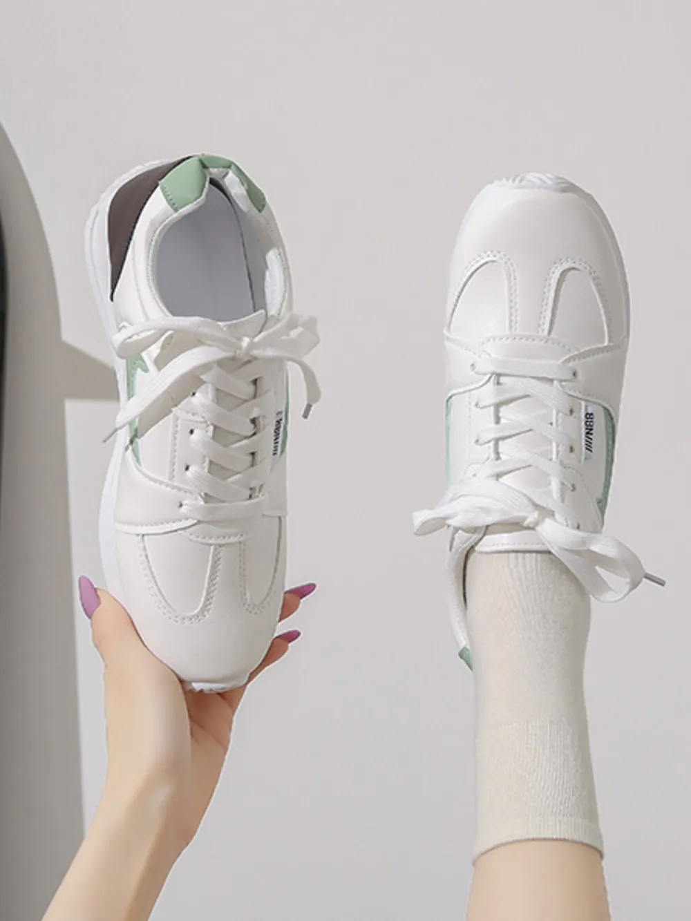 Round Toe Contrast Sneakers