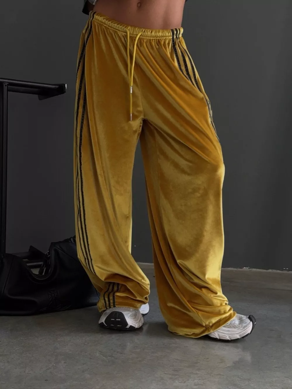 Velvet Wide-Leg Pants, image 28