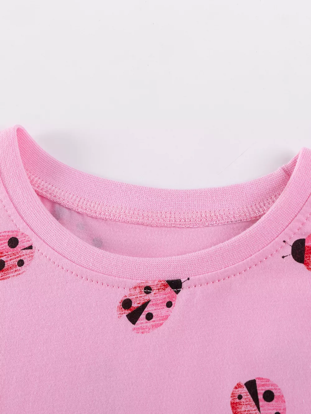 Children's Ladybug Print Ruffle Hem Top & Capri Leggings Set, image 3