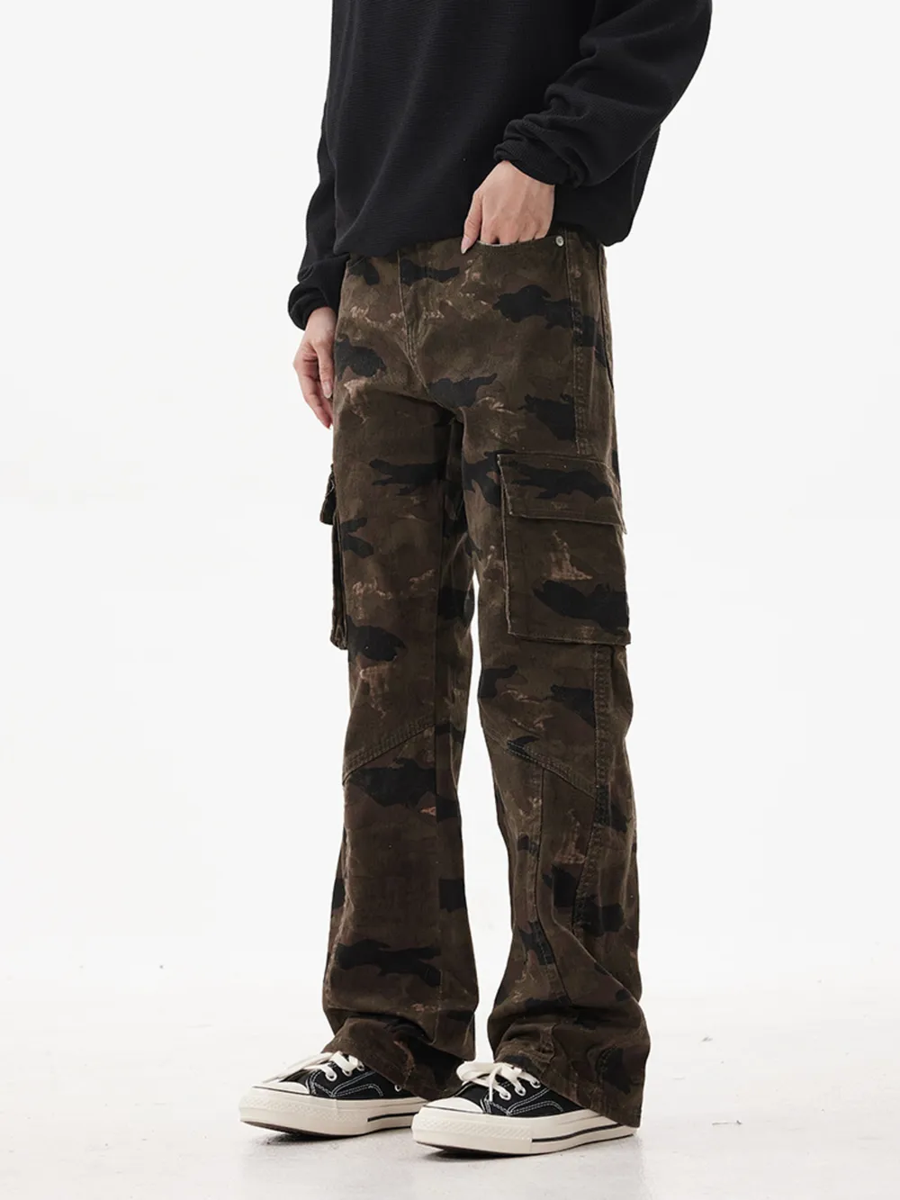 Men's Camo Print Relaxed Fit Cargo Jeans, image 3