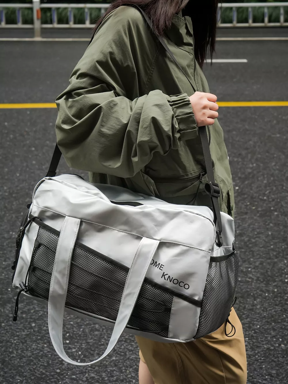 Lightweight Duffel Bag with Mesh Pockets, image 4