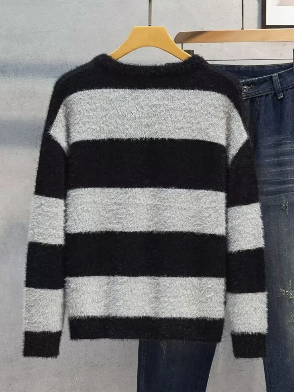 Men's Plus Size Striped Fuzzy Knit Pullover Sweater, image 4