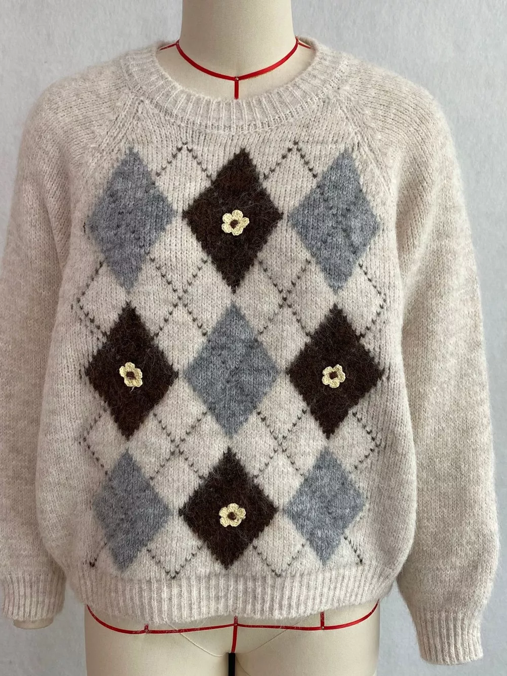 Argyle Pattern Raglan Sleeve Sweater, image 4