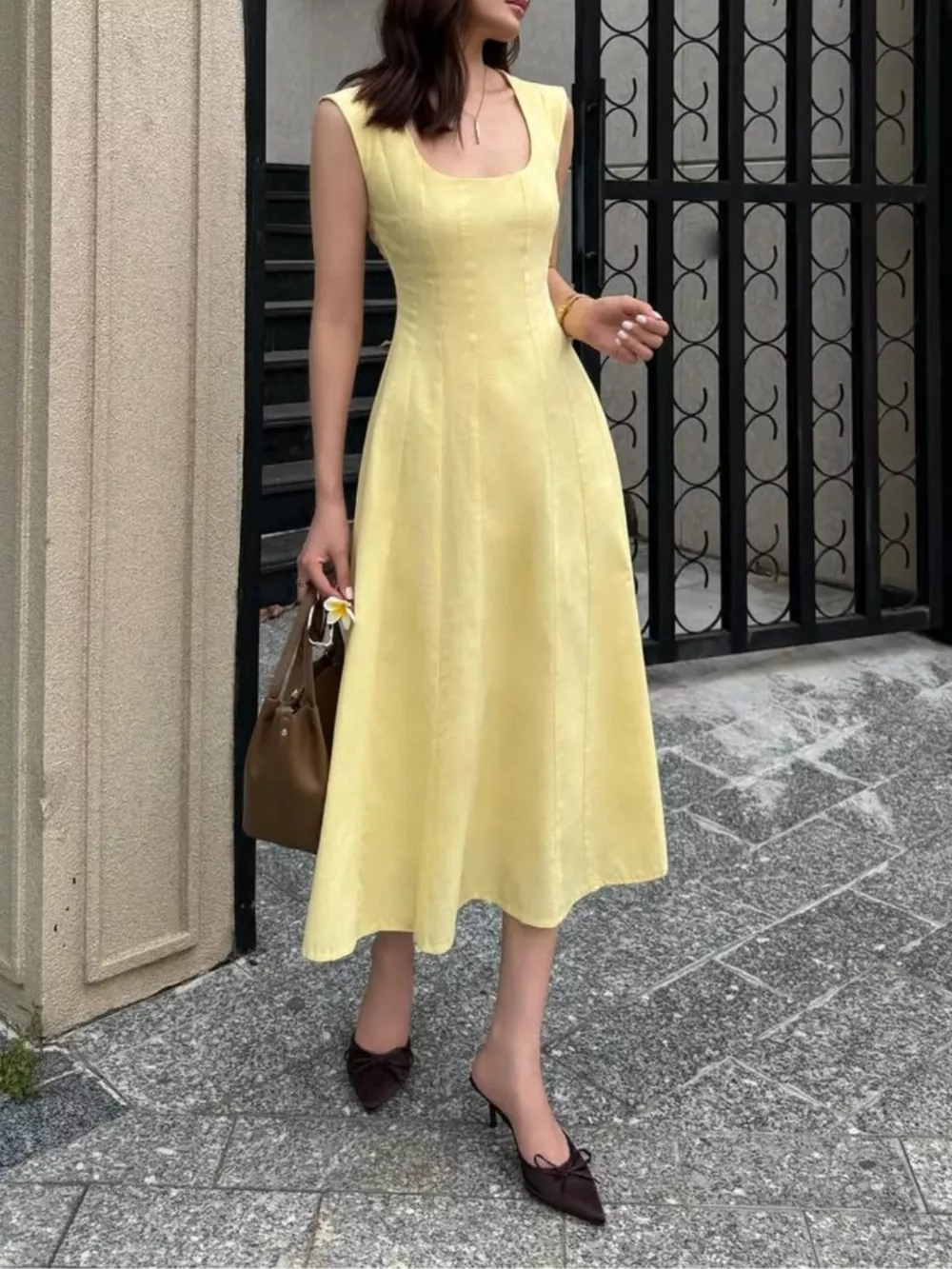 Sleeveless Scoop Neck A-Line Midi Dress, image 3
