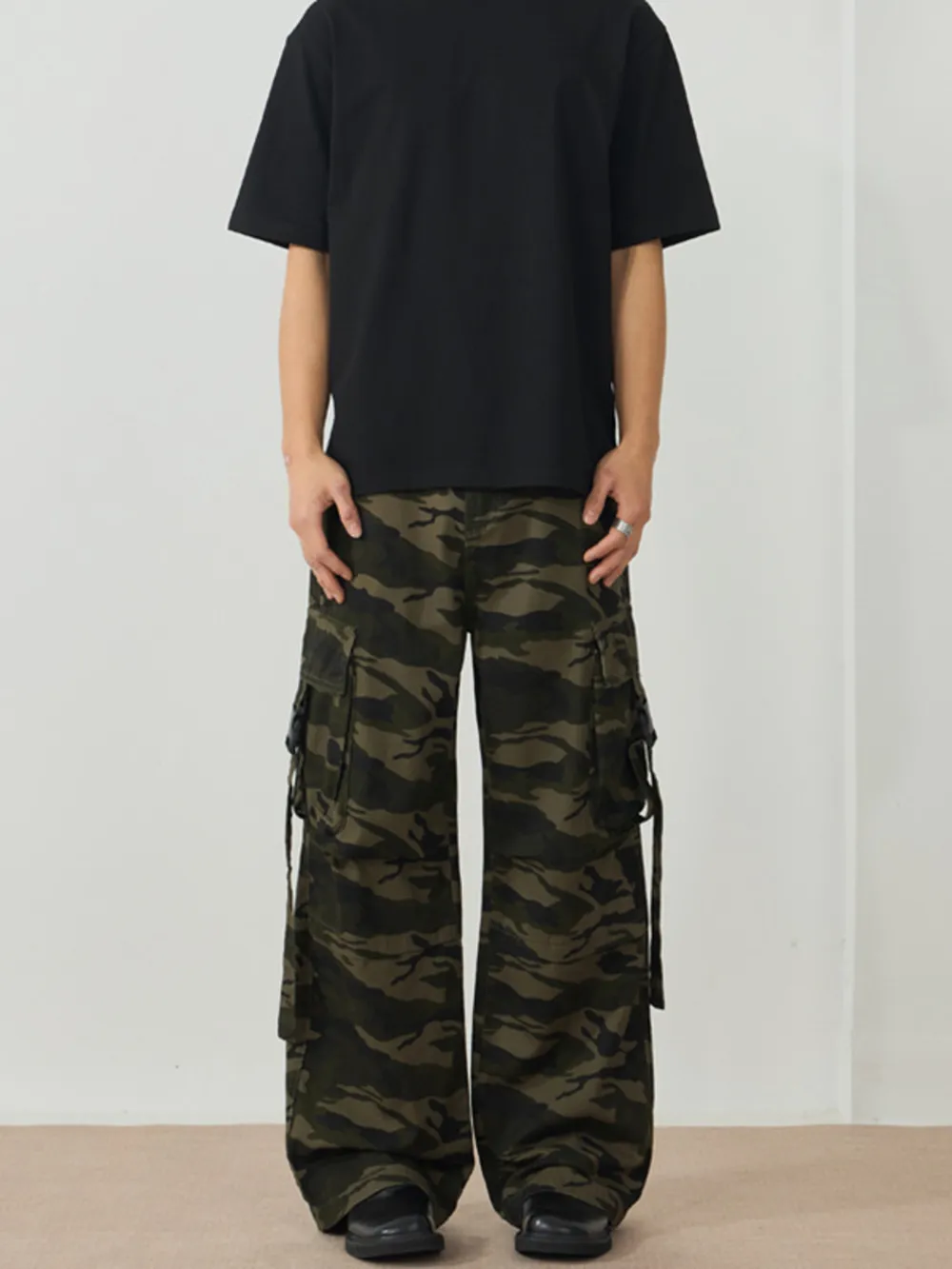 Men's Camouflage Cargo Pants with Multiple Pockets