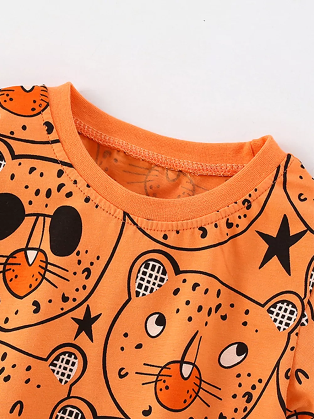 Children's Bear Print Round Neck Top and Shorts Set, image 3