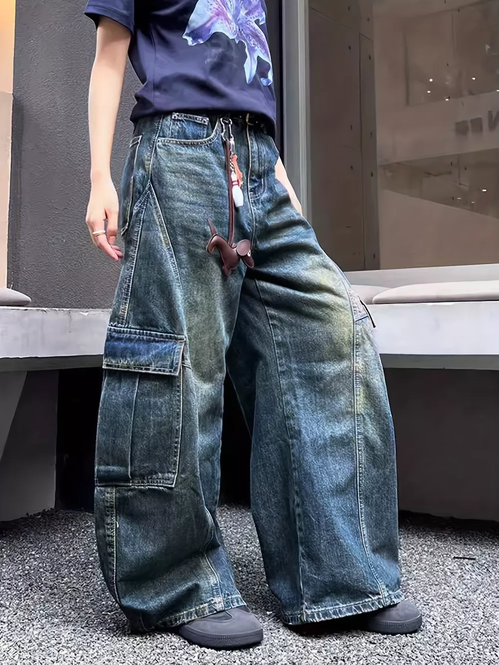 Vintage Wash Wide Leg Cargo Jeans, image 4