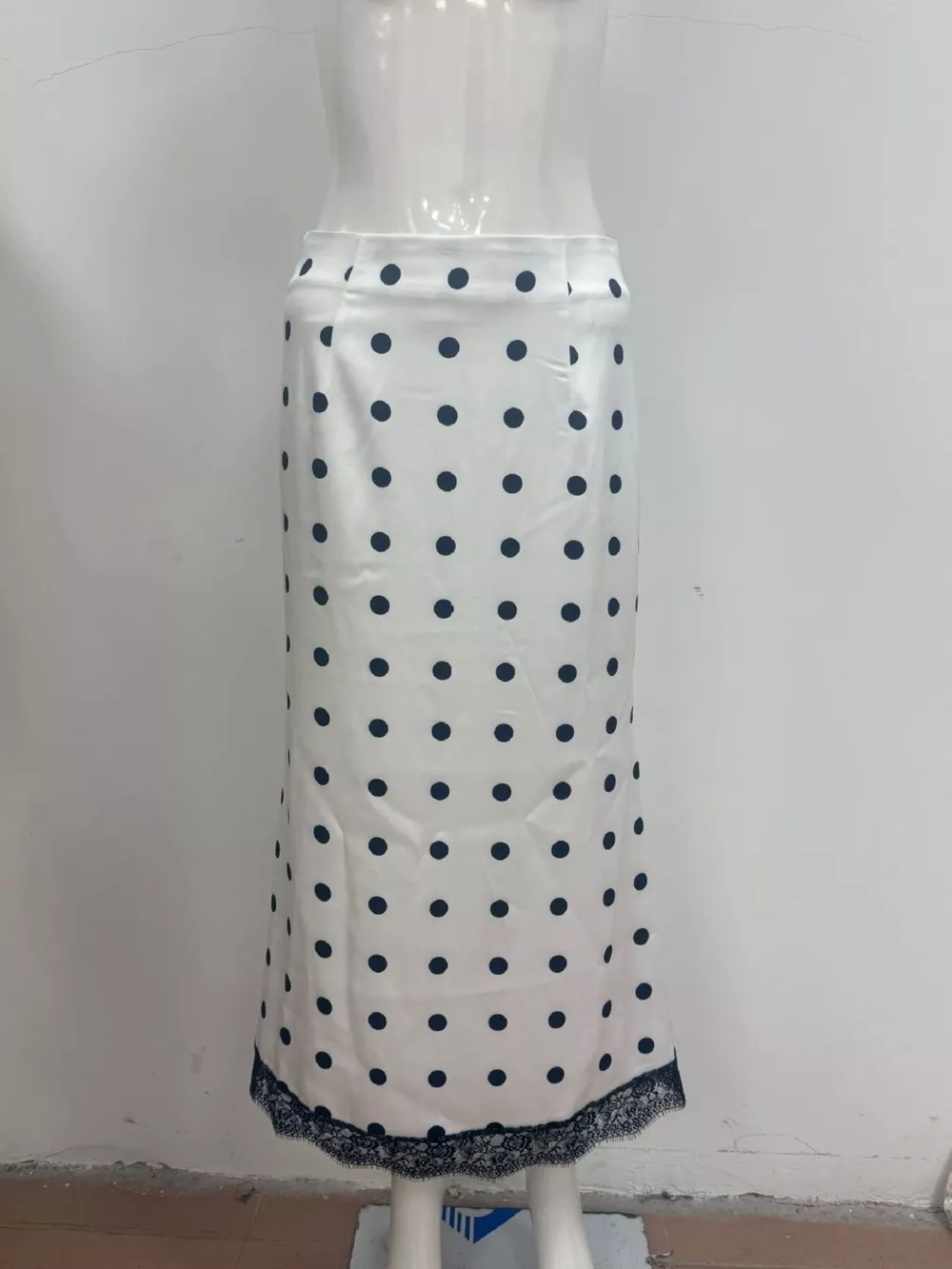 Polka Dot Midi Skirt with Lace Trim, image 9