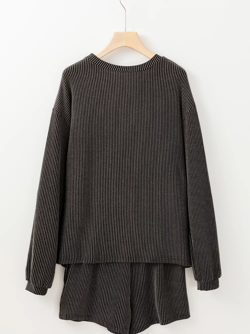 Thankful Letter Patched Sequin Bow Sleeve Twisted Ribbed Top and Short Set, image 3