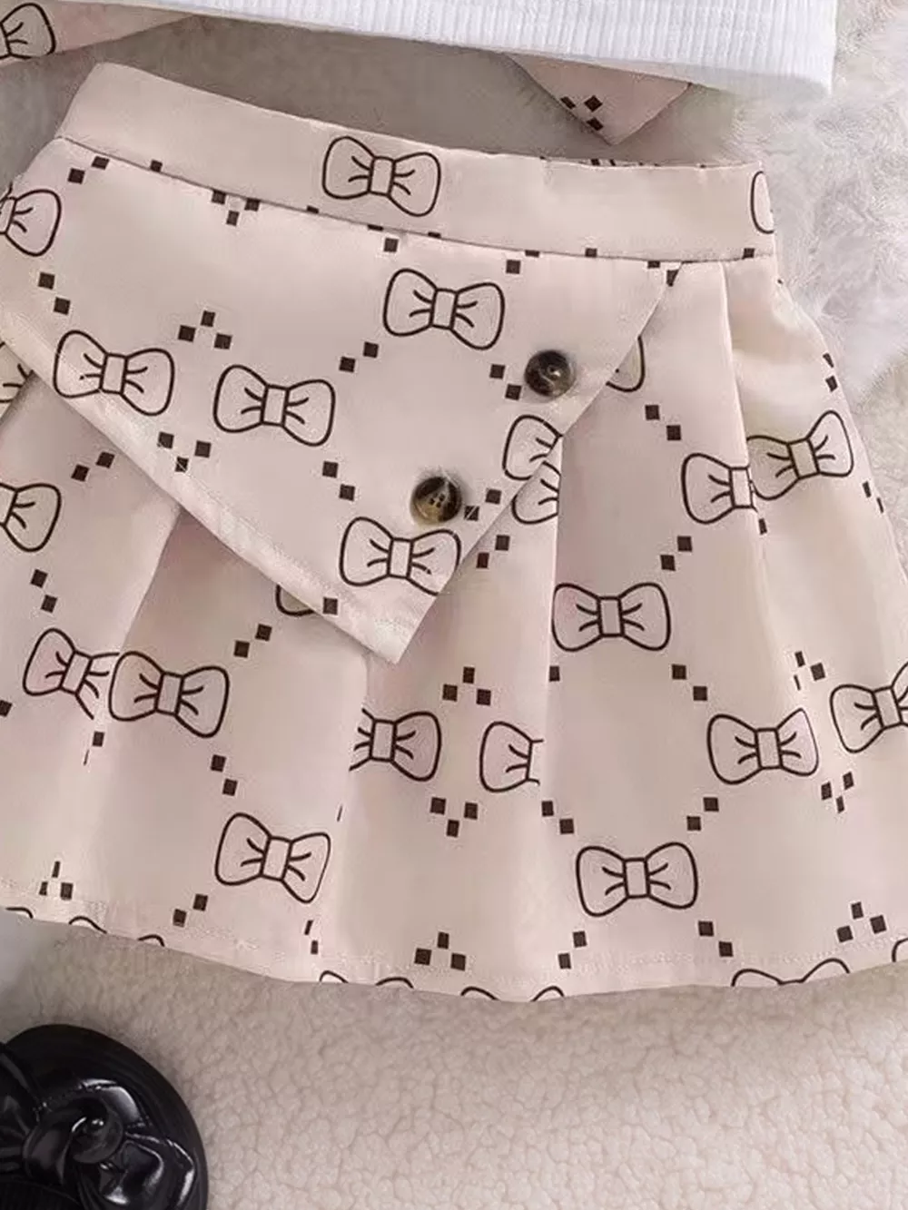Children's Chic Bow-Print Jacket and Pleated Skirt Set with Ribbed Tank, image 4